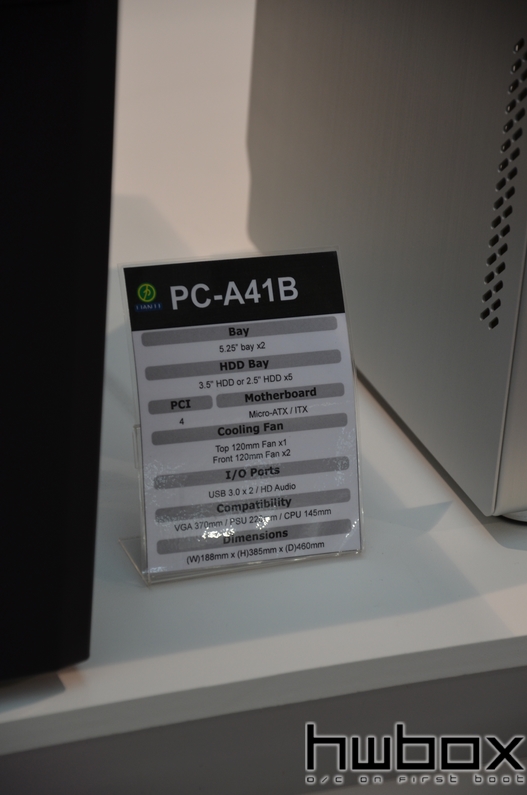 HWBOX @ Computex 2014: Lian Li Booth