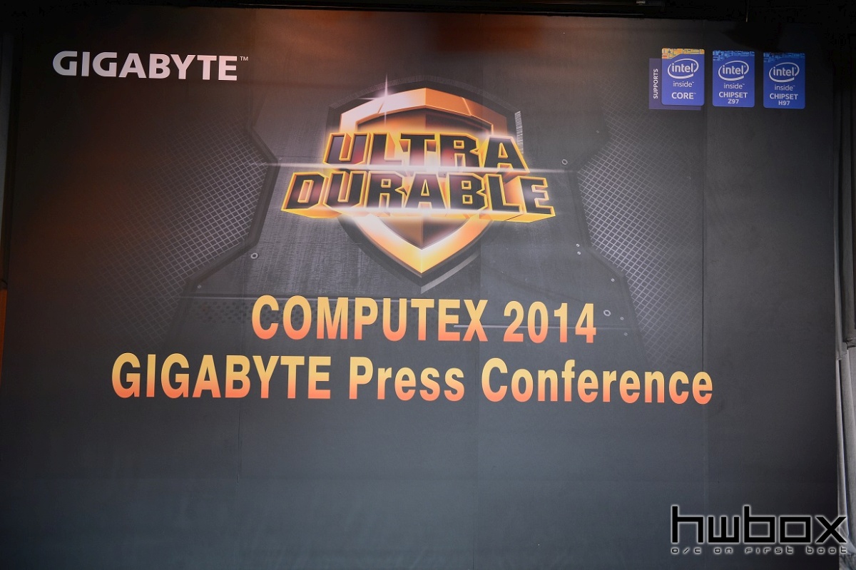 Gigabyte, breaks 4.5 GHz on RAM Overclocking!