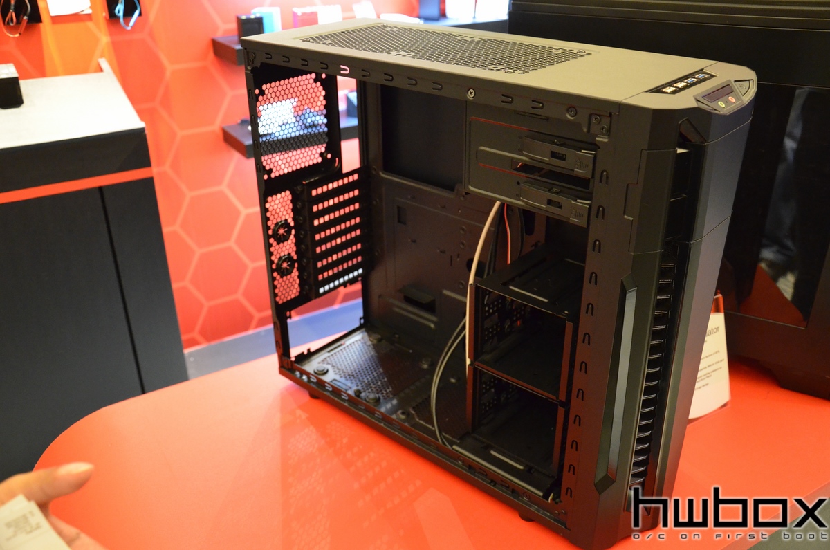 HWBOX @ Computex 2014: Rosewill Booth