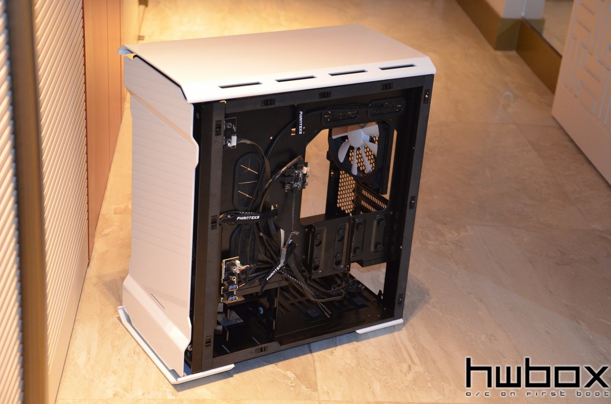 HWBOX @ Computex 2014: Phanteks booth