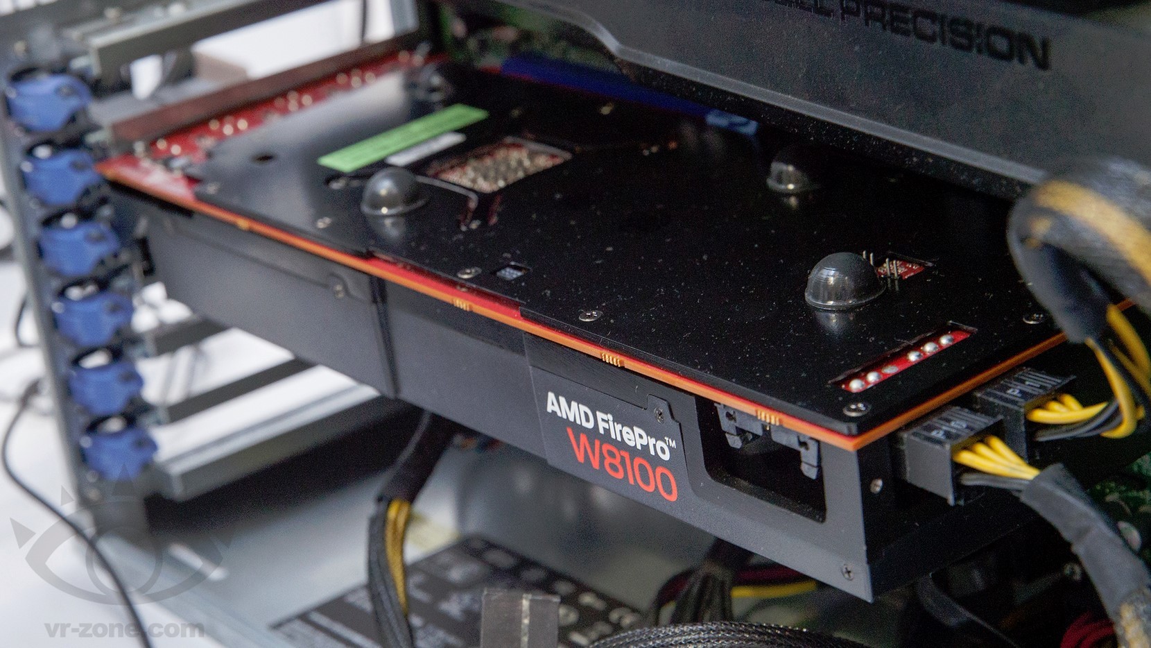 AMD, εμφανίστηκε η W8100 workstation GPU