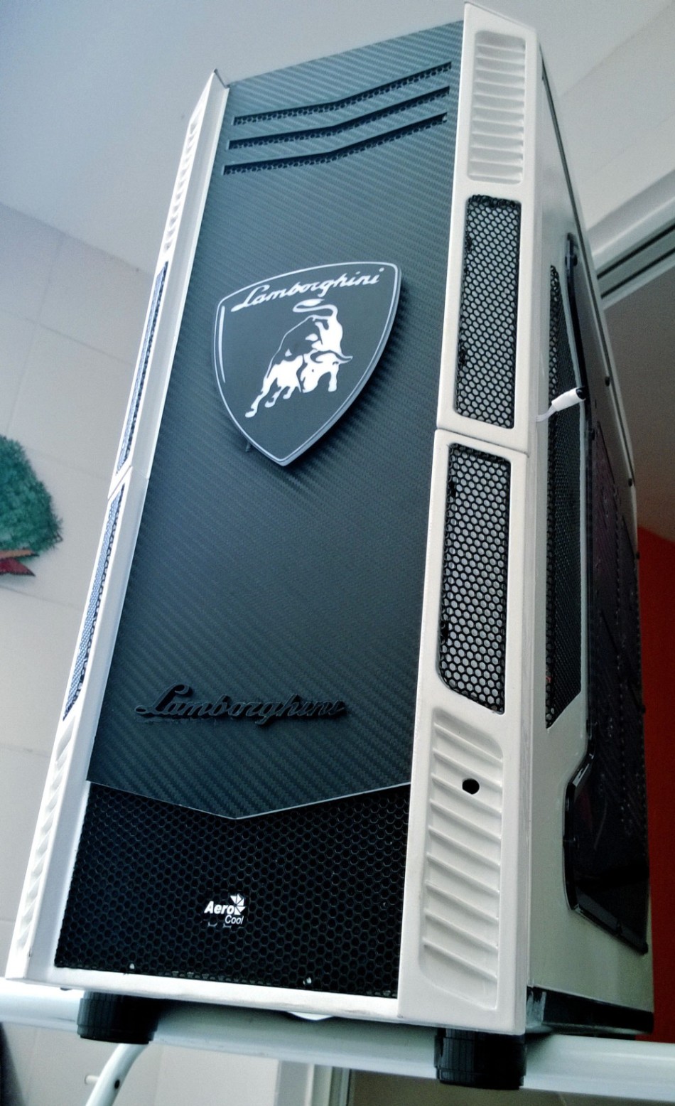 Case Mod: Lamborghini Aventador GAMING PC