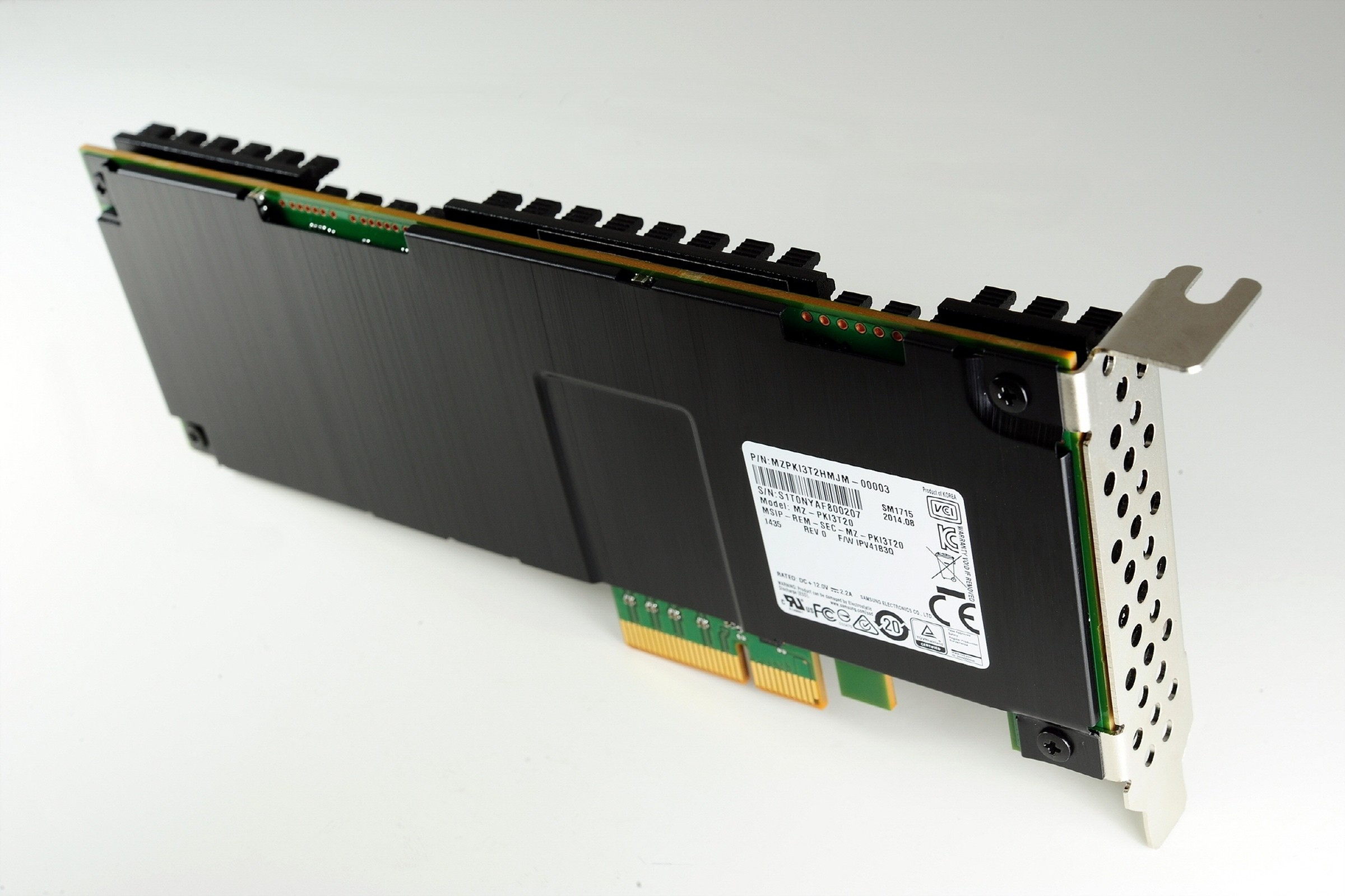 Samsung NVMe SSD με 3D V-NAND στα 3.2 TB