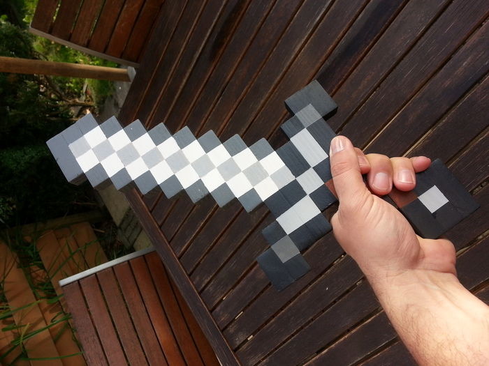 DIY: Φτιάξτε το σπαθί του Minecraft