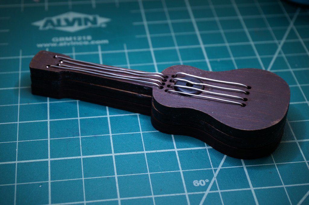 DIY: Πιεζο-ηλεκτρικό mini Ukelele!