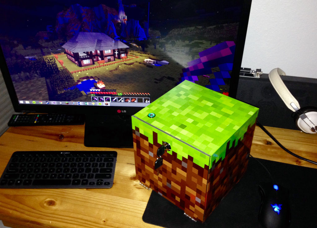 DIY: Minecraft Server Block Case