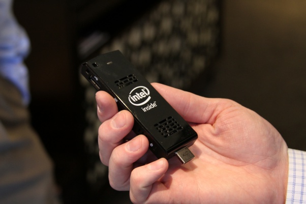 CES 2015: Intel Compute Stick με Windows & Linux