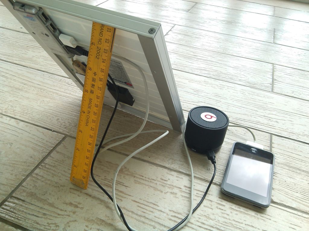 DIY: USB ηλιακός φορτιστής με 4 θύρες
