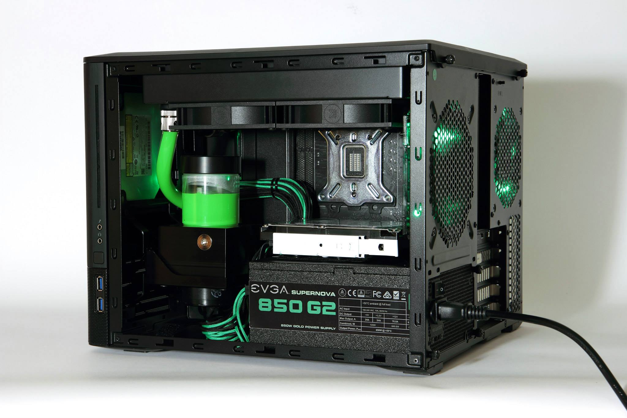 Featured Build: Fractal Node 804 MSI Titan Green
