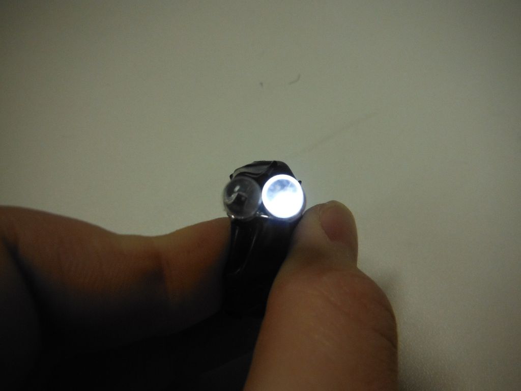 DIY: Light Sensing LED Flashlight