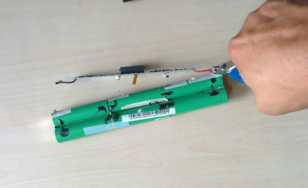DIY: Φτιάξτε powerbank από μπαταρίες laptop
