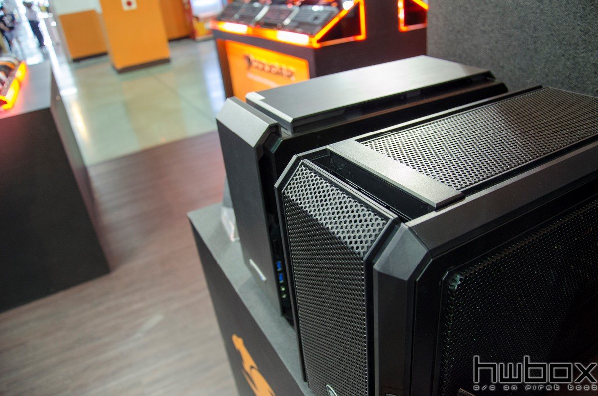 Computex 2015: Cougar Booth