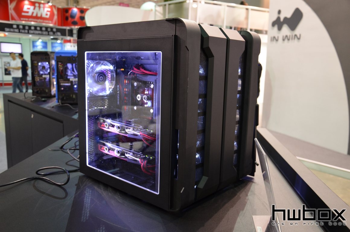 Computex 2015: Bitfenix Booth