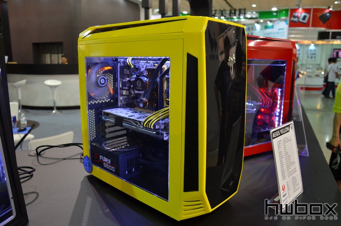 Computex 2015: Bitfenix Booth