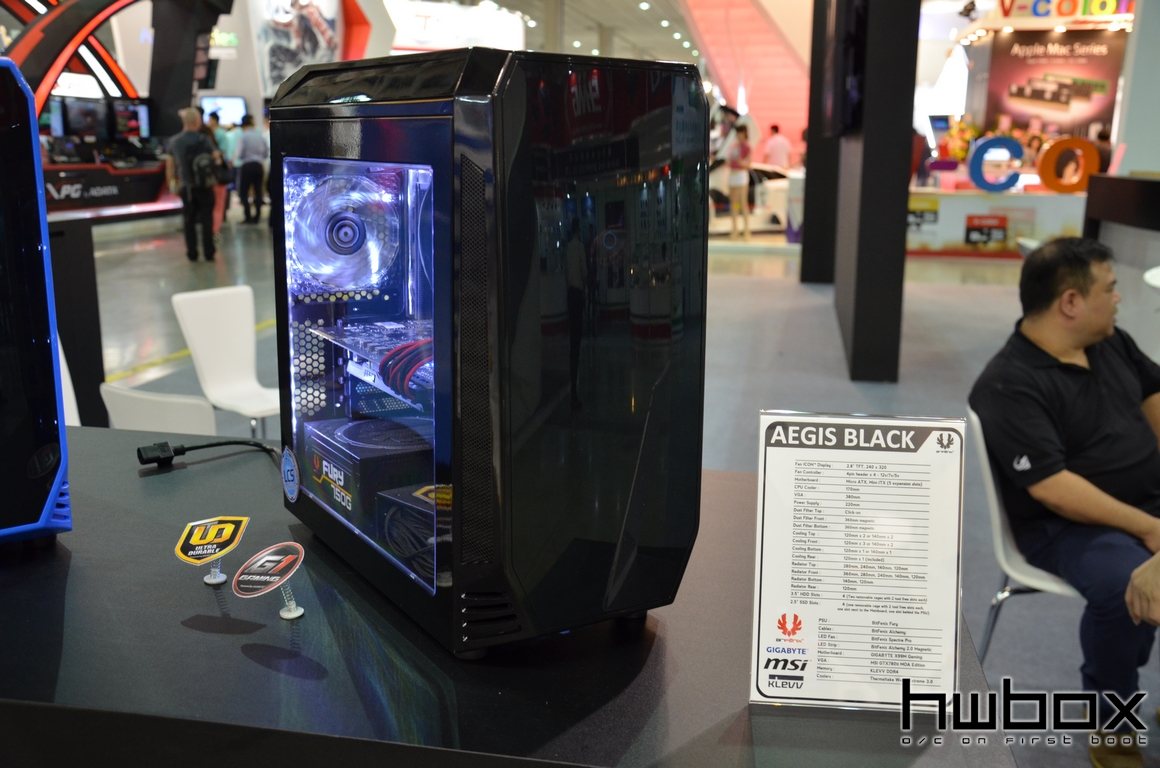 Computex 2015: Bitfenix Booth