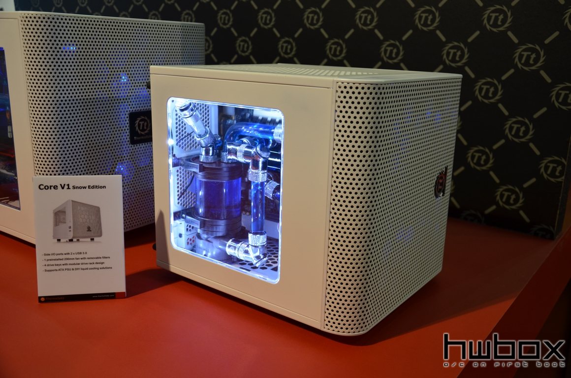 Computex 2015: Thermaltake Booth, Cases & Builds