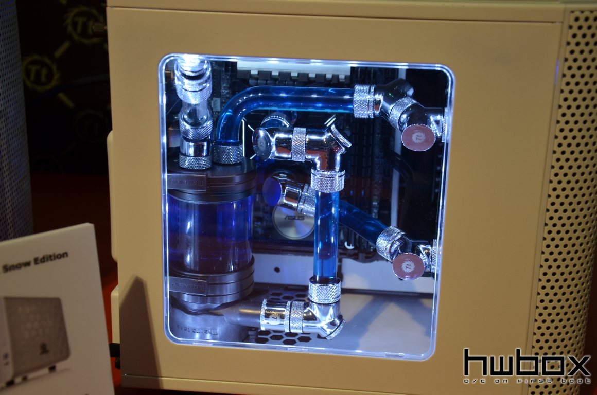 Computex 2015: Thermaltake Booth, Cases & Builds