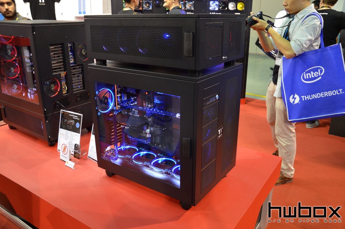 Computex 2015: Thermaltake Booth, Cases & Builds