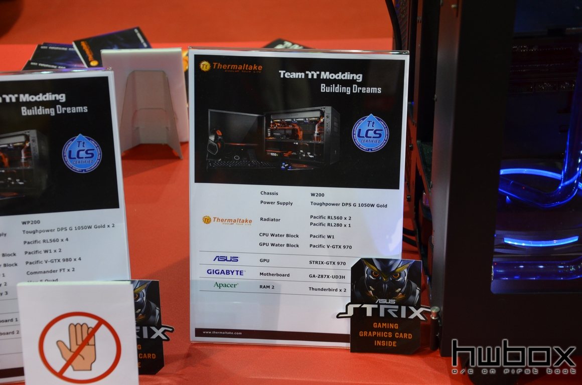 Computex 2015: Thermaltake Booth, Cases & Builds