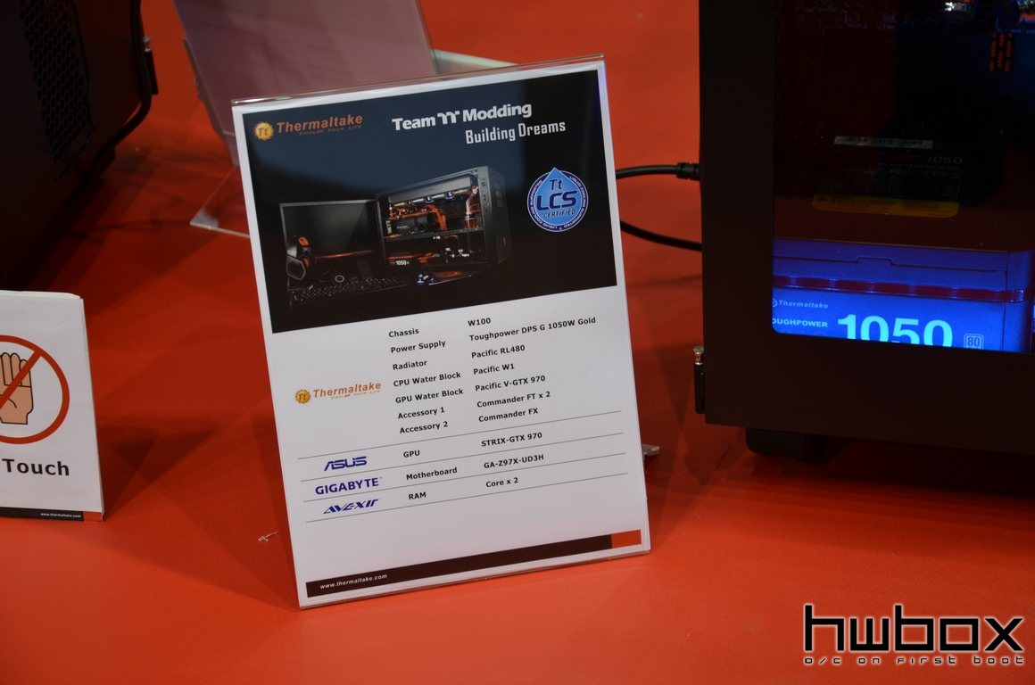 Computex 2015: Thermaltake Booth, Cases & Builds