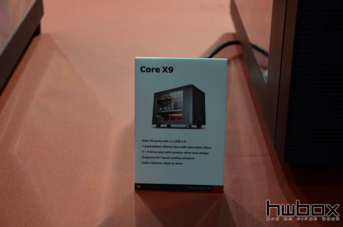 Computex 2015: Thermaltake Booth, Cases & Builds