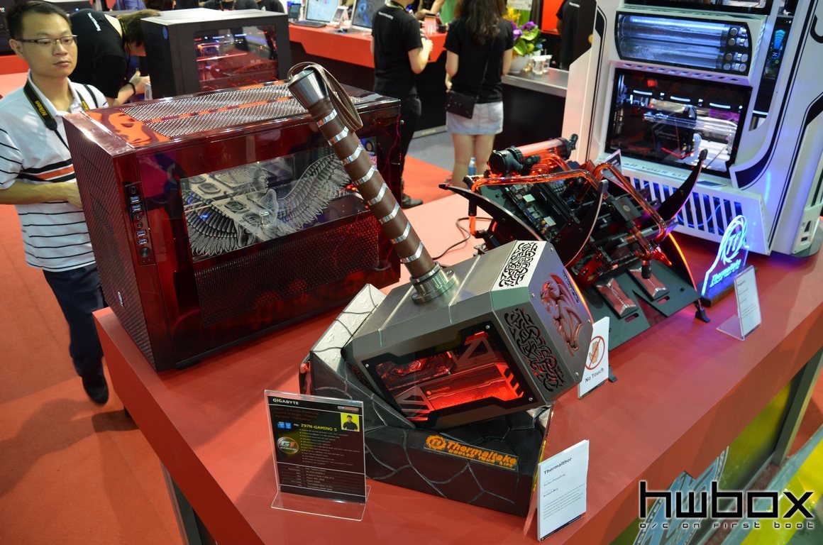 Computex 2015: Thermaltake Booth, Cases & Builds