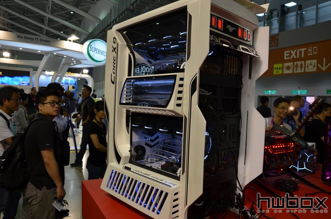 Computex 2015: Thermaltake Booth, Cases & Builds