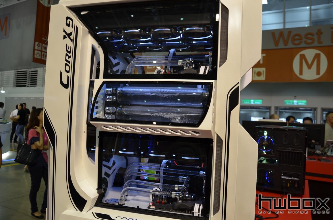 Computex 2015: Thermaltake Booth, Cases & Builds