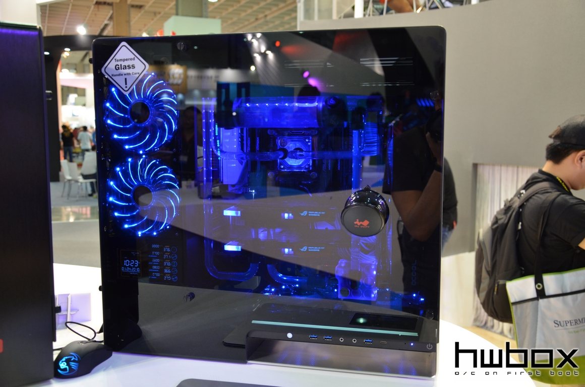 Computex 2015: InWin Booth