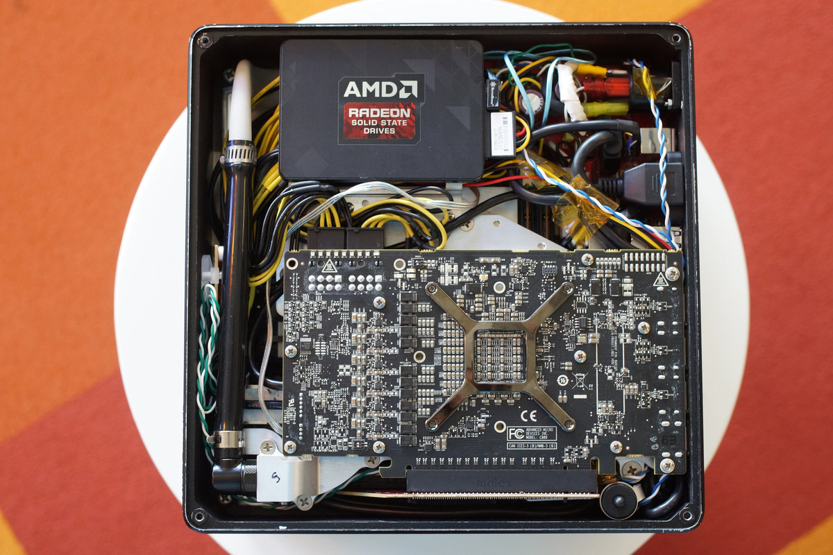 Το εσωτερικό του Project Quantum της AMD