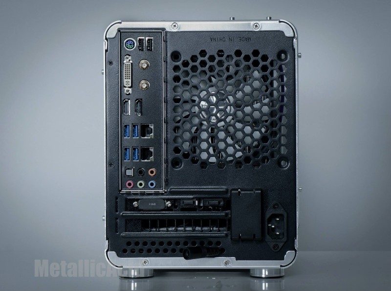 Case Mod: Metis project by MetallicAcid