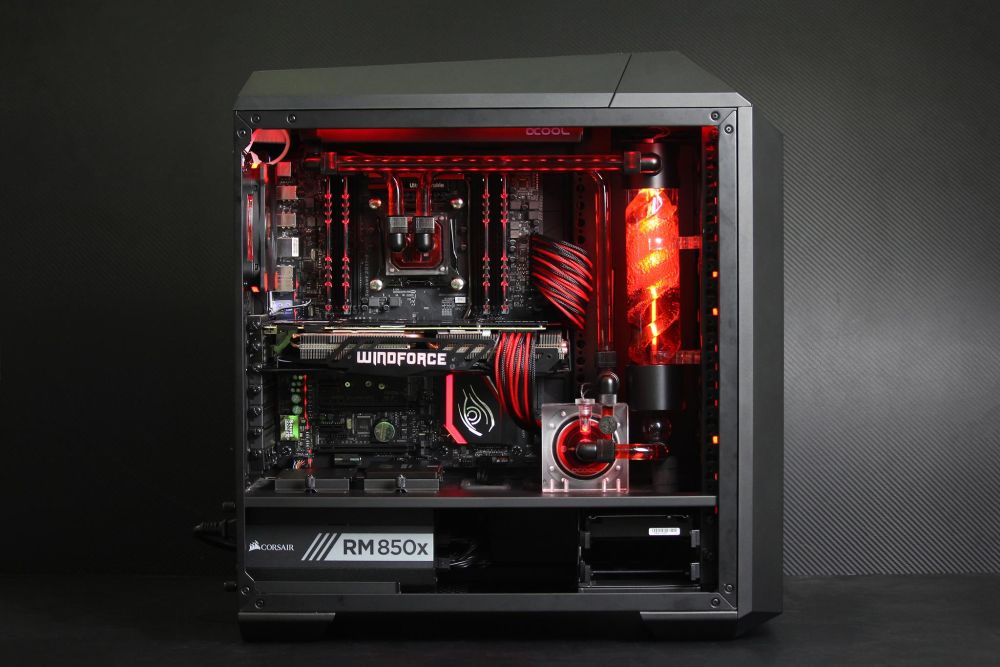 Featured Build: CoolerMaster MasterCase Pro 5 WC