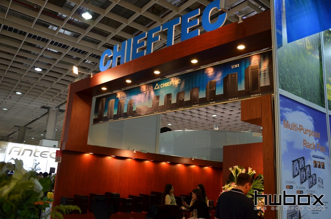 Computex 2015: Chieftech Booth