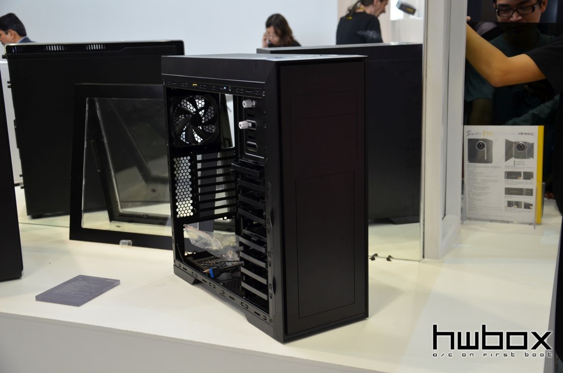 Computex 2015: Antec Booth