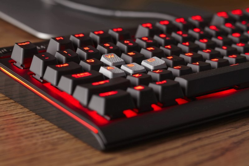 Corsair STRAFE μηχανικό gaming πληκτρολόγιο