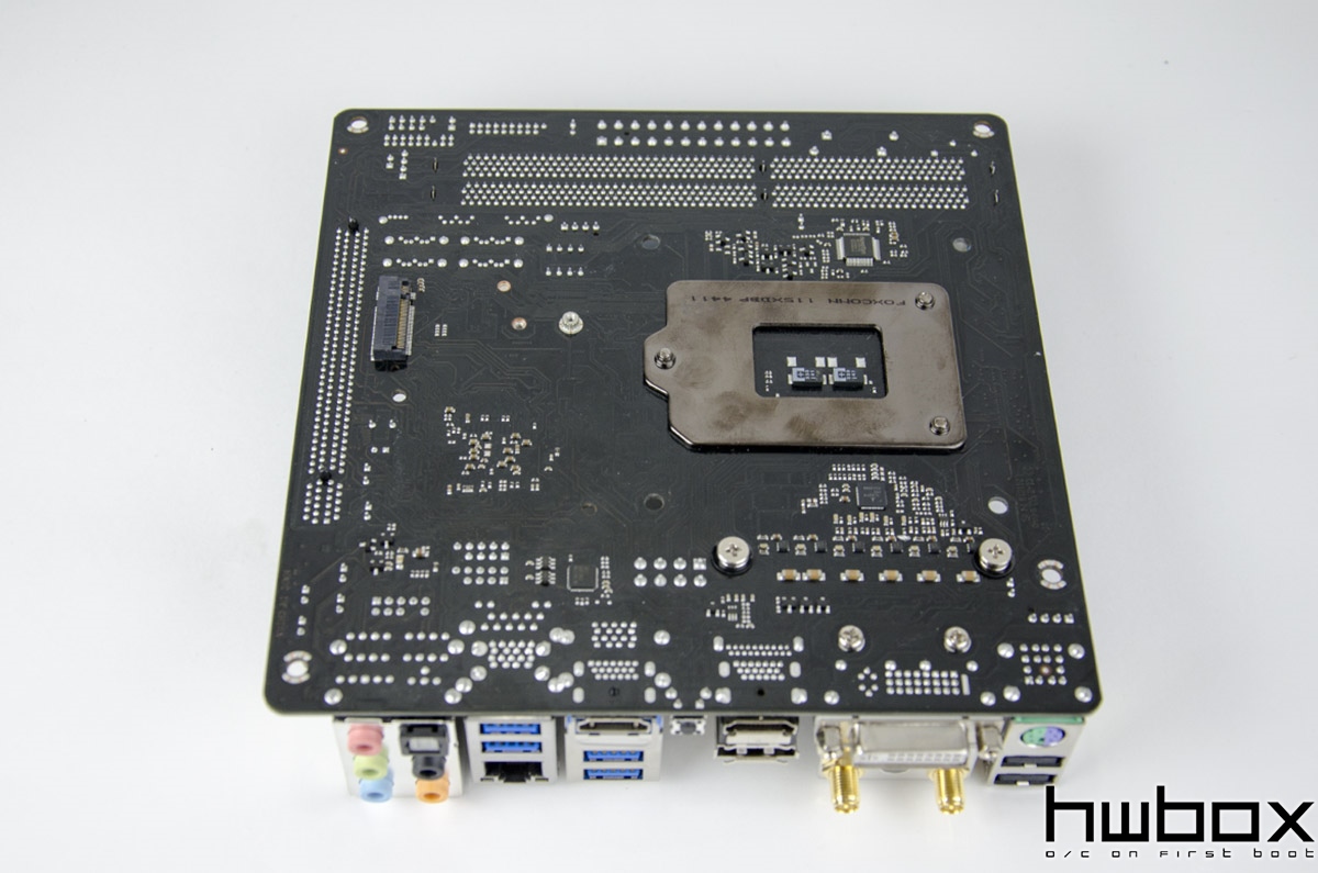 Asrock Z97E-ITX/ac Review: Small but packed