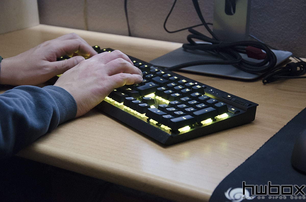 Corsair Gaming K70 RGB Review: The colors of the sky