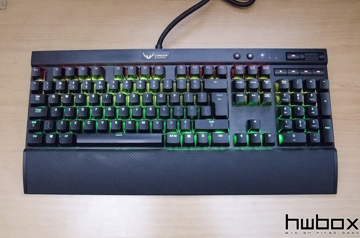 Corsair Gaming K70 RGB Review: The colors of the sky