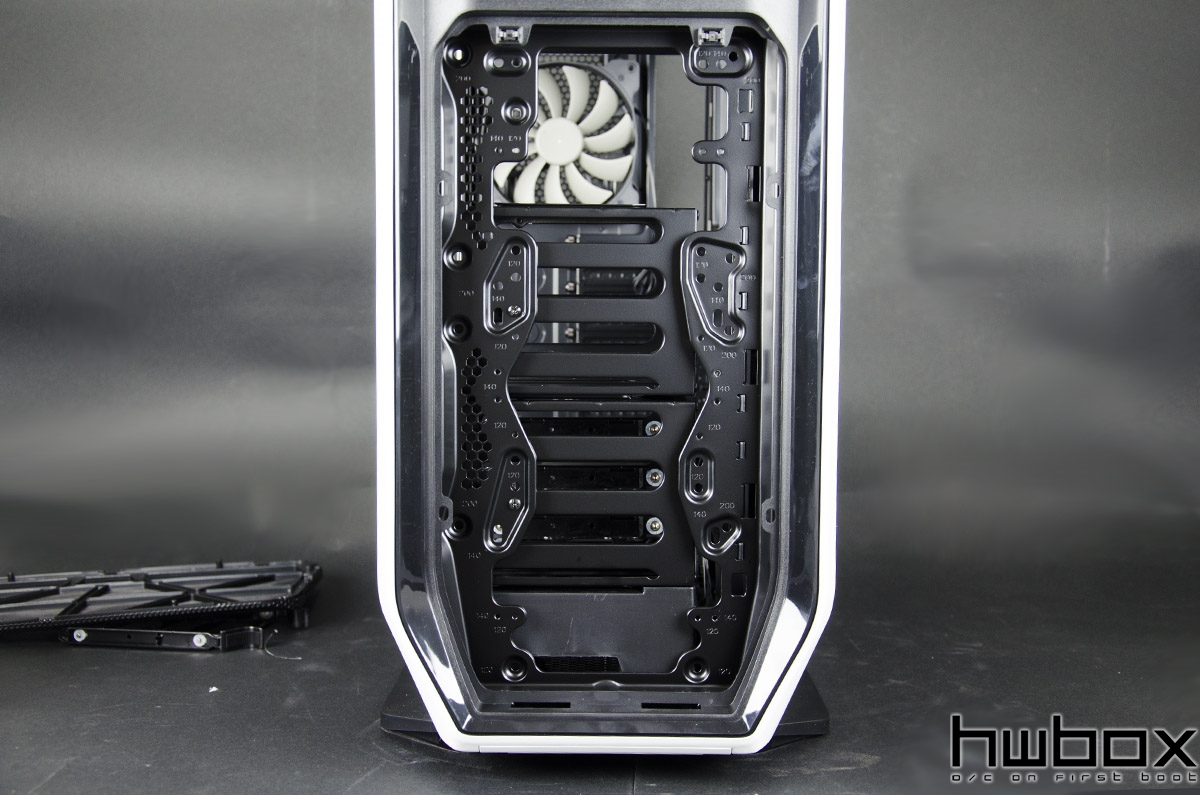 Corsair Graphite 780T Review: The enthusiast's heaven?