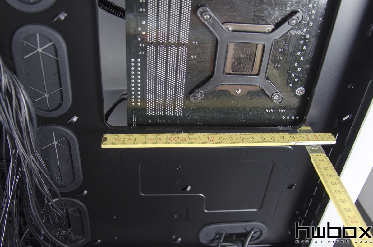 Corsair Graphite 780T Review: The enthusiast's heaven?