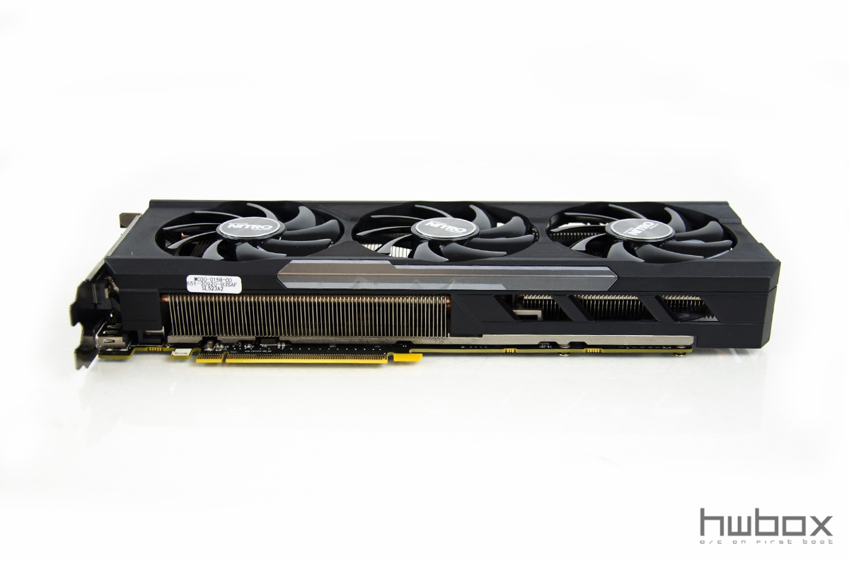 Sapphire Nitro R9 390 Review: High-end gaming gear