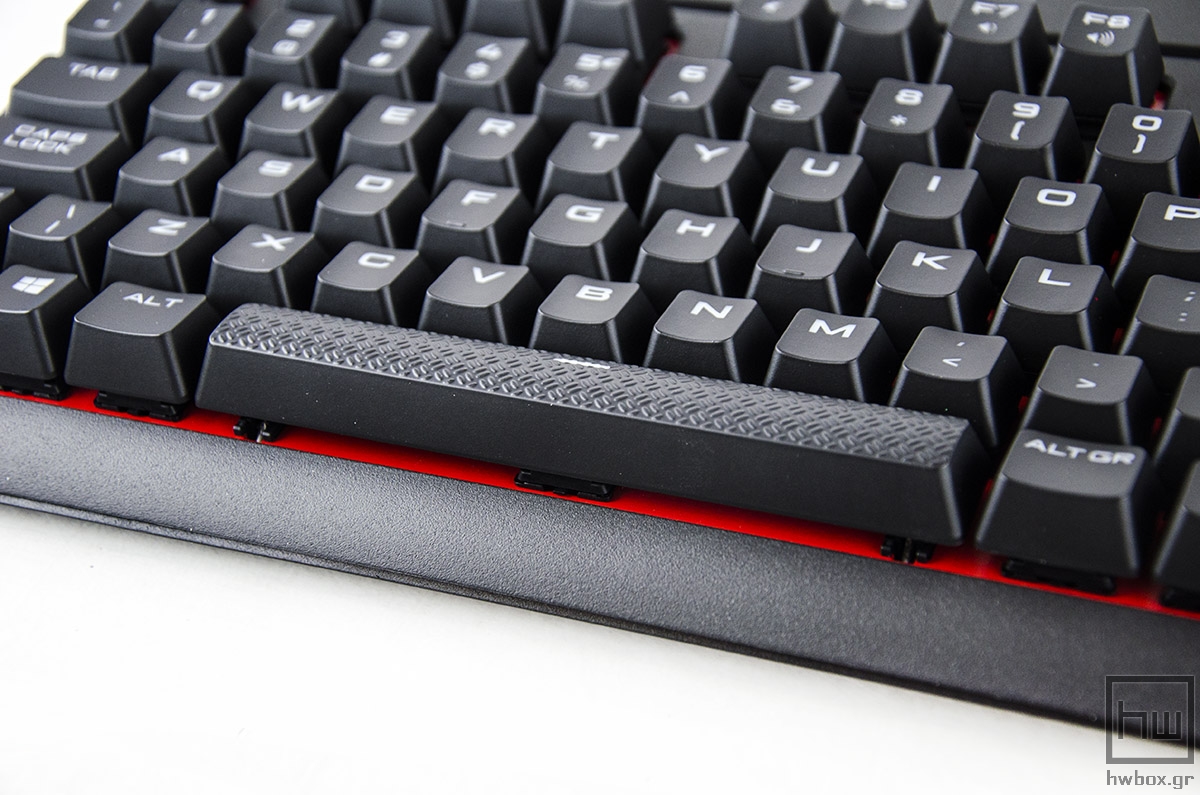 Corsair Strafe Cherry MX Blue Review: Real mech or nothing