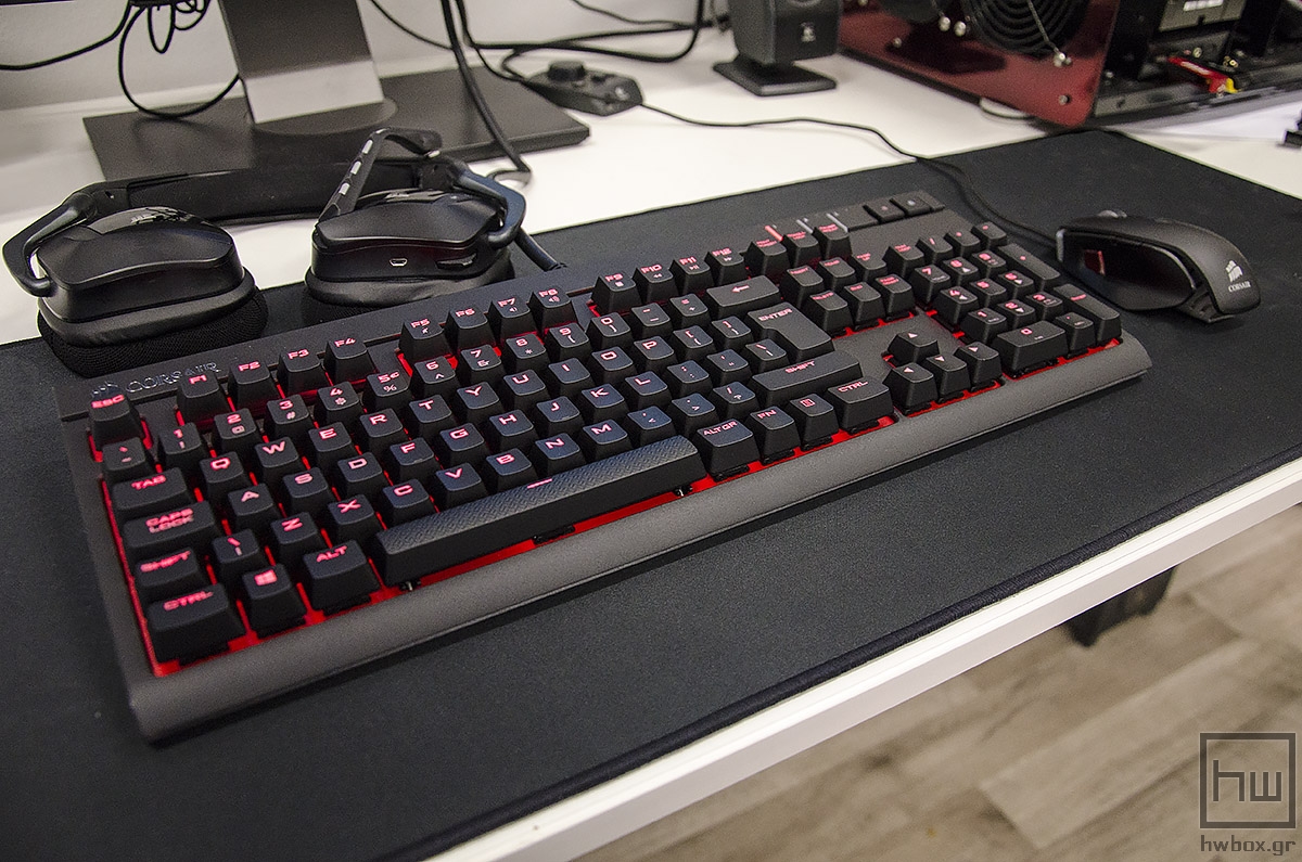 Corsair Strafe Cherry MX Blue Review: Real mech or nothing