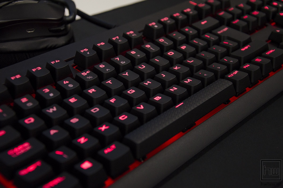 Corsair Strafe Cherry MX Blue Review: Real mech or nothing