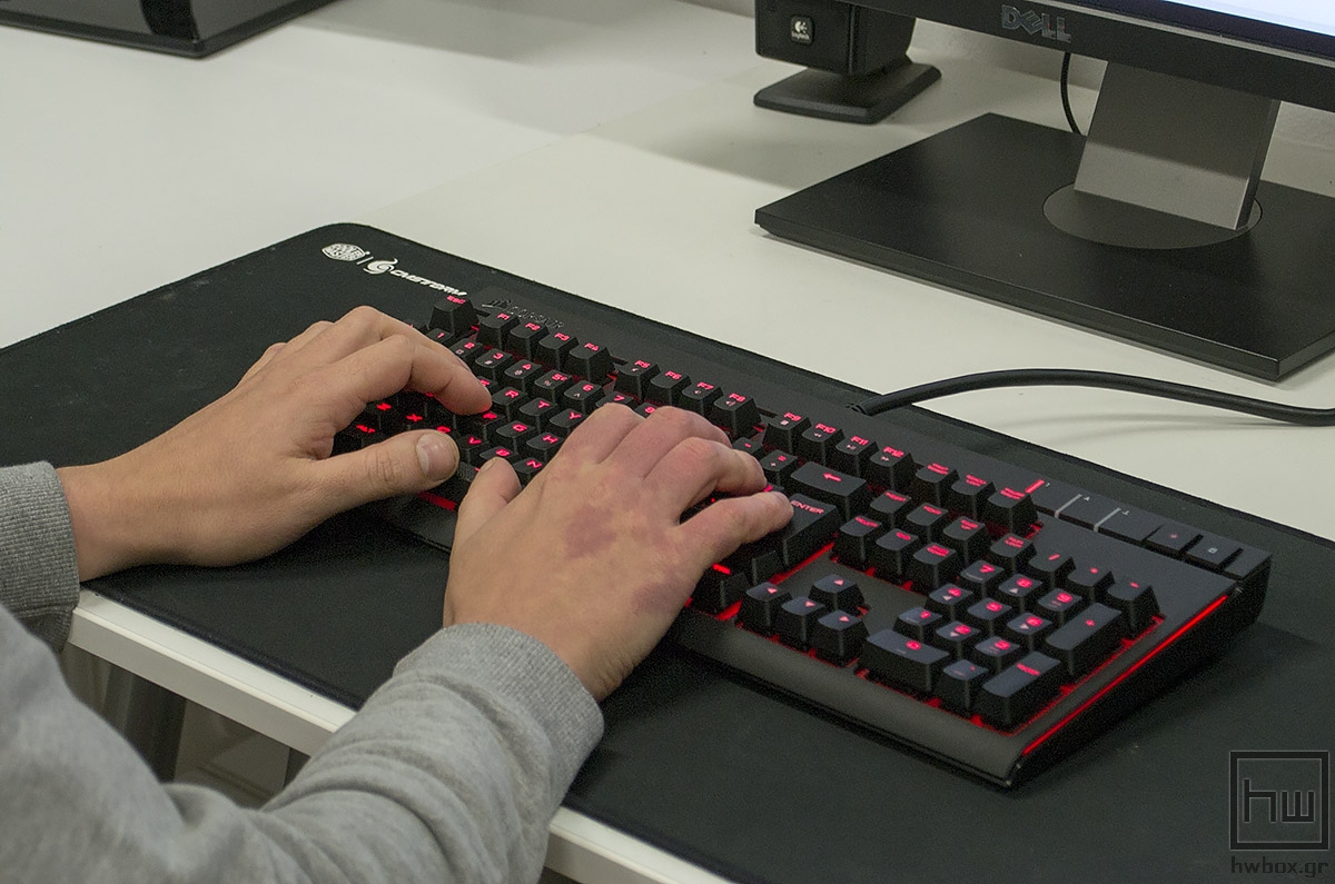 Corsair Strafe Cherry MX Blue Review: Real mech or nothing